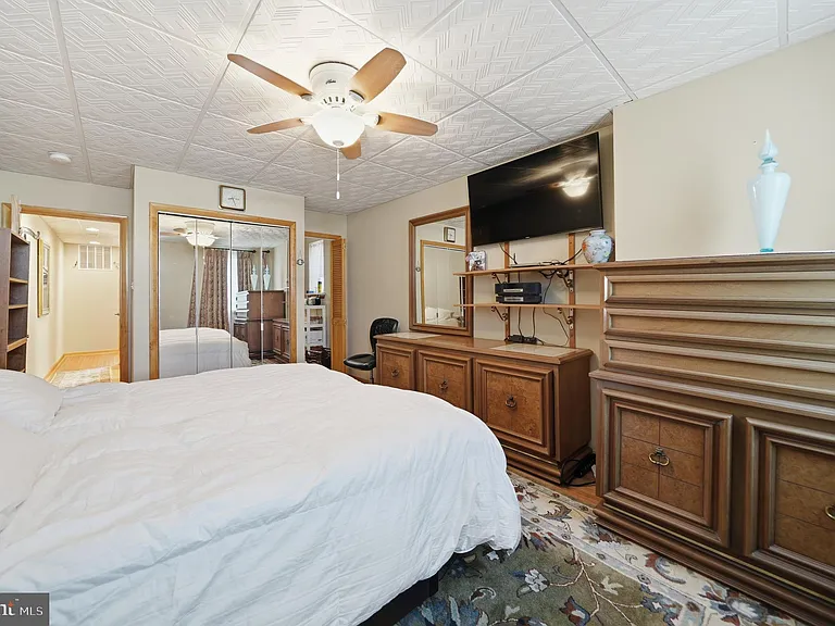 2110 S Broad St — Photo 9