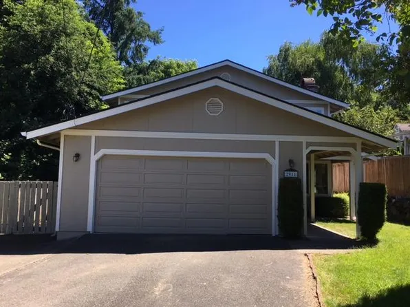 2911 Crystal Springs Rd W, University Place, WA 98466