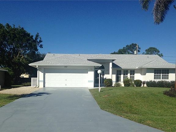 4th image of 457 SW Dalton Cir