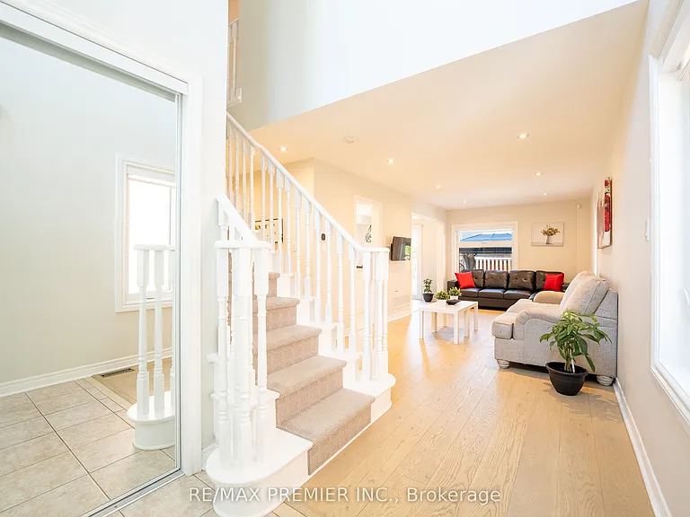 22 Laura Sabrina Dr — Photo 4