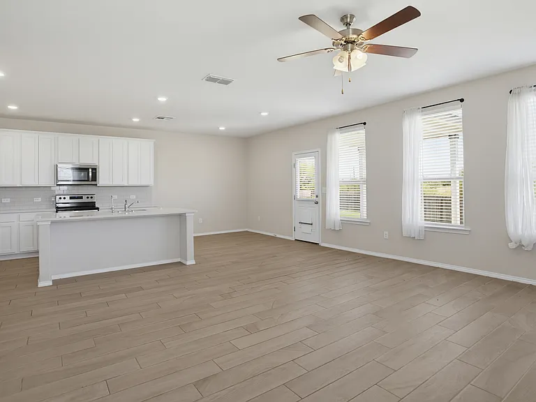 10803 Airmen Dr — Photo 3