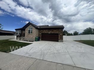 1235 E Sandy Ridge Dr, Sandy, UT 84094