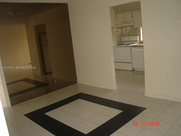 16919 N Bay Rd #504 — Photo 12