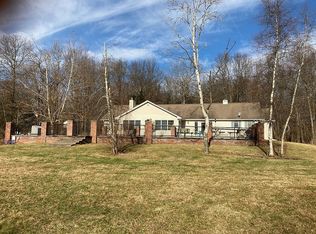 153 Old Glenham Rd, Fishkill, NY 12524