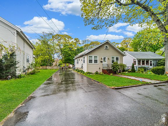 2nd image of 25 Greenvale Ave