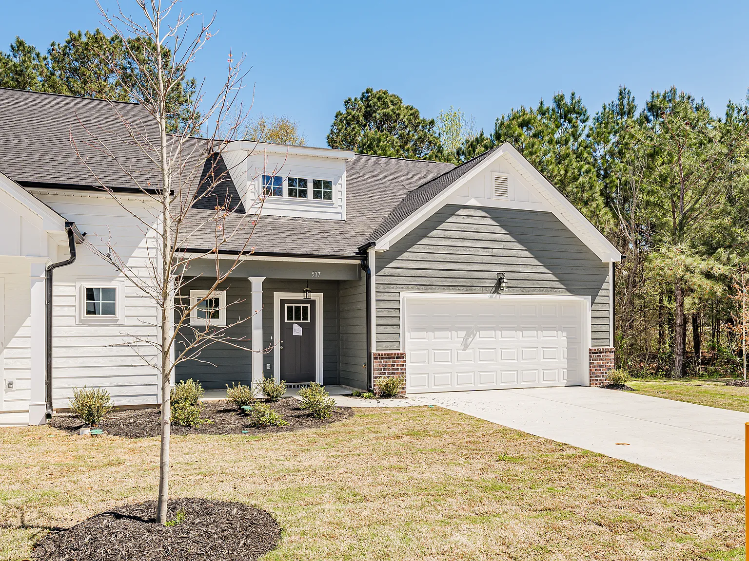 537 Oxbow Dr — Photo 2