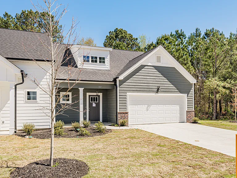 537 Oxbow Dr — Photo 2