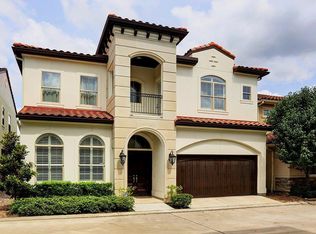 959 Queen Annes Rd, Houston, TX 77024