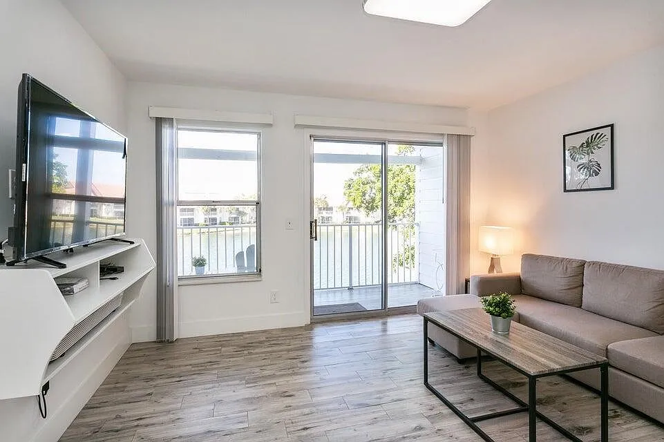 1 bed, 1.0 bath, 502 sqft, $2,000 — Photo 3