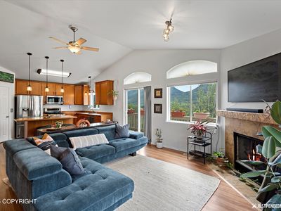 9166 Eagle River Ln, Eagle River, AK, 99577