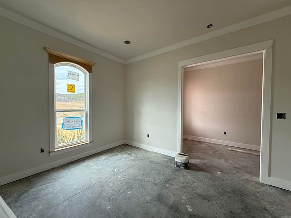 4th image of 67 Mountain Brook Rd