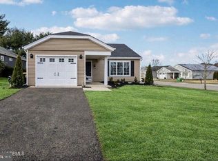 10 Woodstock Ln, Manchester Township, NJ 08759