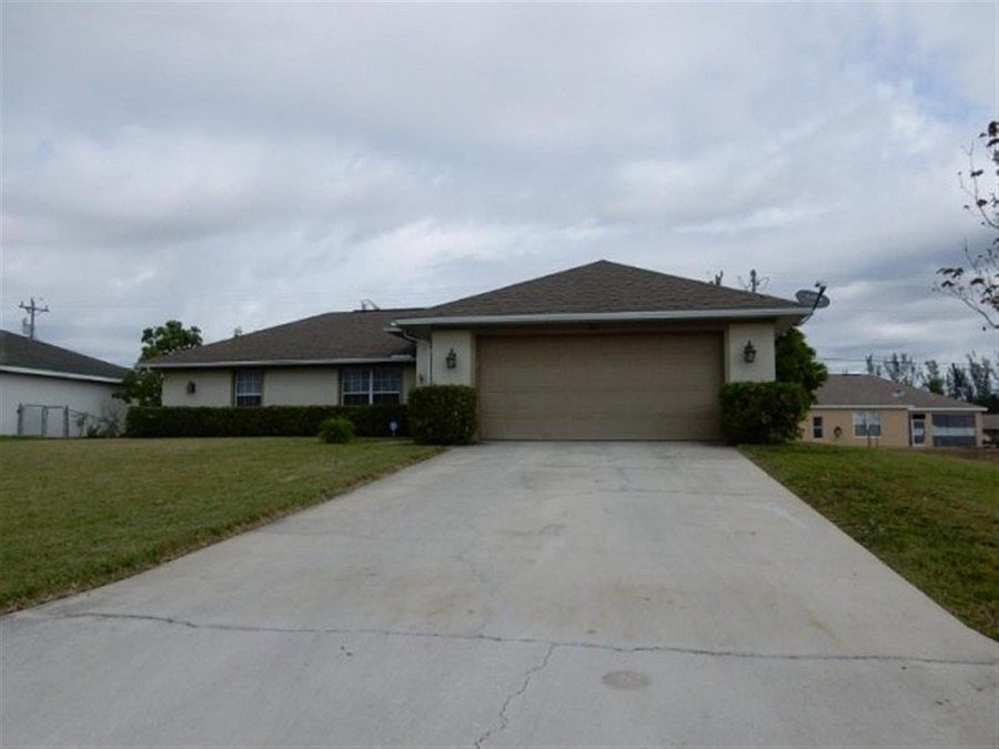 1st image of 843 SW 32nd Ter