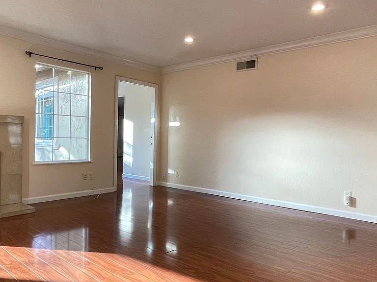 960 Branham Ln — Photo 10