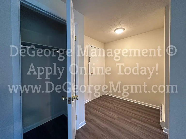 Woodside Court Apartments — Photo 68