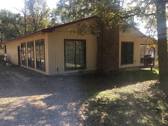 Corner view NW corner