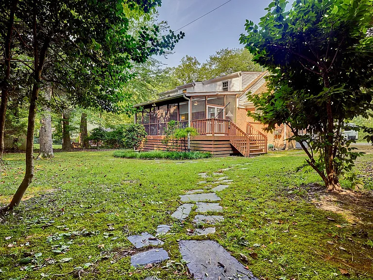 114 Richards Rd — Photo 8
