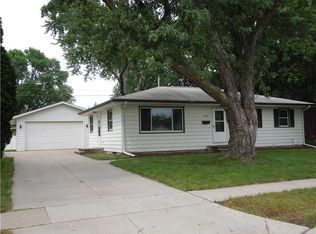 2990 19th Ave, Marion, IA 52302