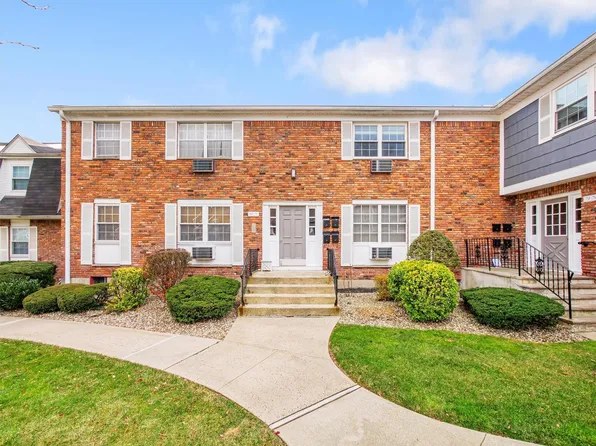 71 Doxbury Lane, Suffern, NY 10901