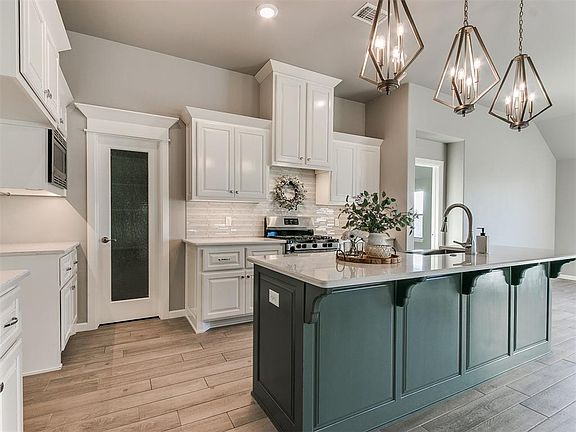 3rd image of 15913 Ironstone Dr