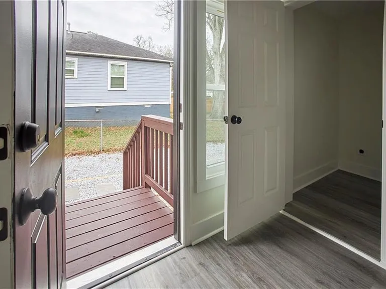 184 Scott St NW — Photo 11