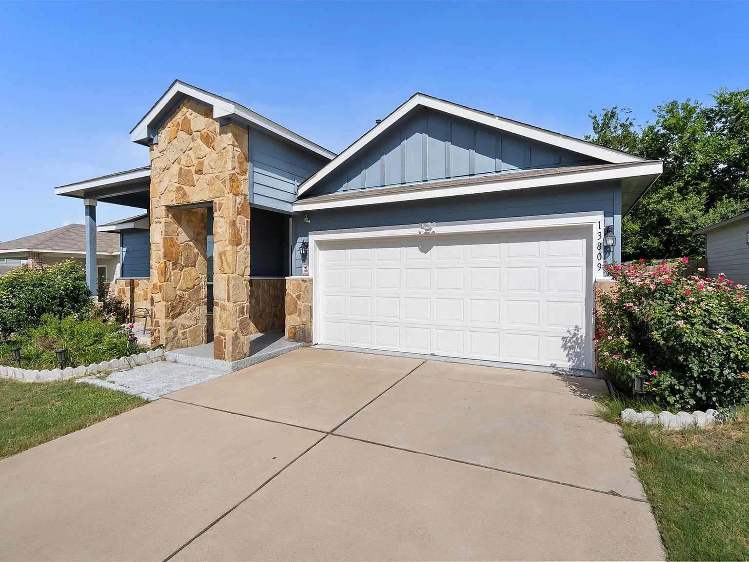 3 bed, 2.0 bath, 1472 sqft, $2,150 — Photo 2