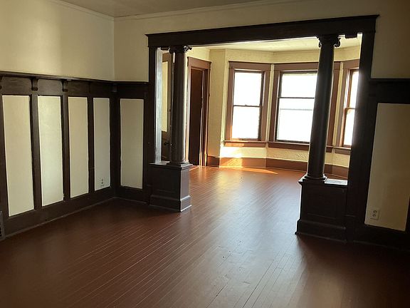 3rd image of 2513-2515 N Holton St
