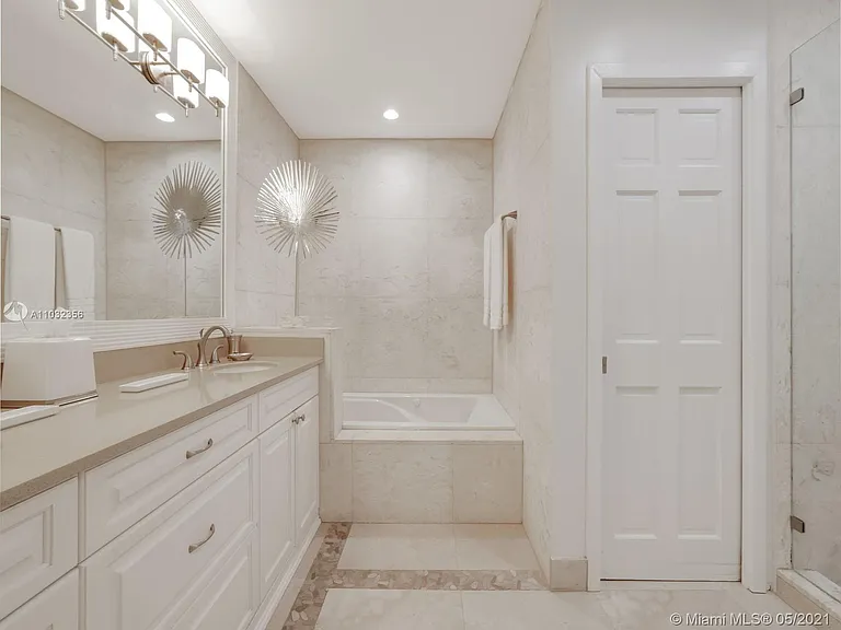 19126 Fisher Island Dr #19126 — Photo 18