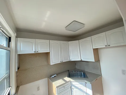 Rented by Avenue Sotheby's International Realty | media 9