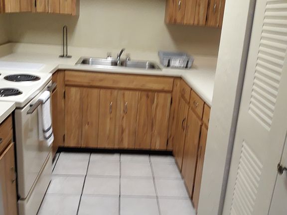 2nd image of 1119 Martha Dr #4