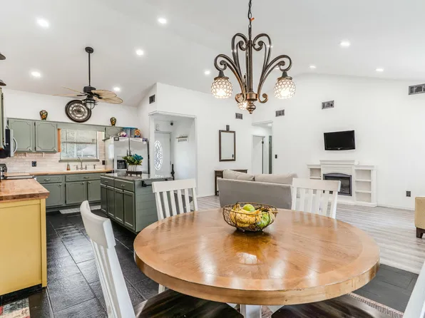 620 W Pine St, Mary Esther, FL 32569