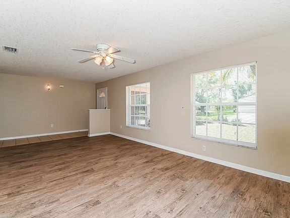 3rd image of 3817 Fontainebleau St