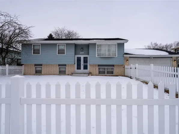 205 Edwards Dr, Normal, IL 61761