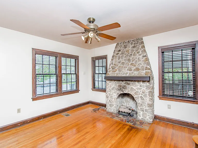 2904 Wilshire Dr — Photo 17