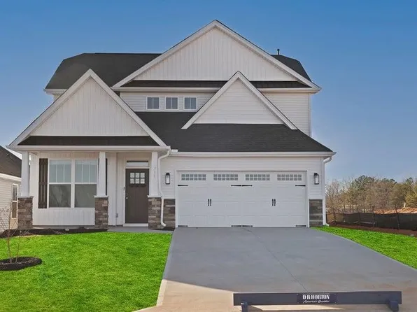 733 Longton St, Woodruff, SC 29388