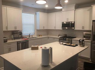 806 Lyndon Station Dr, Pineville, NC 28134