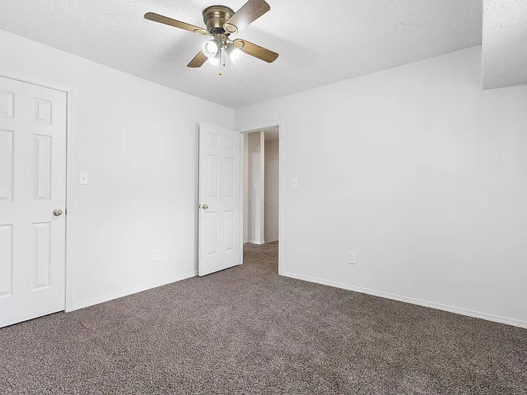 1711 E Walnut Lawn St — Photo 16