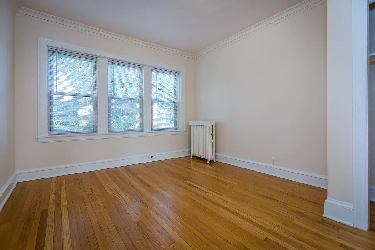 7434 N Artesian Ave / 2432-34 W Fargo Ave — Photo 4
