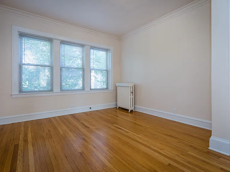 7434 N Artesian Ave / 2432-34 W Fargo Ave — Photo 4