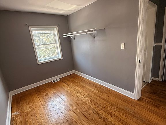 4th image of 718 N 2nd St