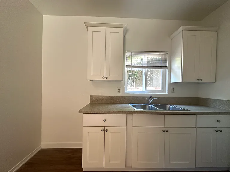 1033 Hoffman Ave #12 — Photo 26
