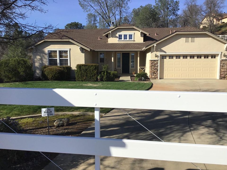 1st image of 216 Bridlewood Ln