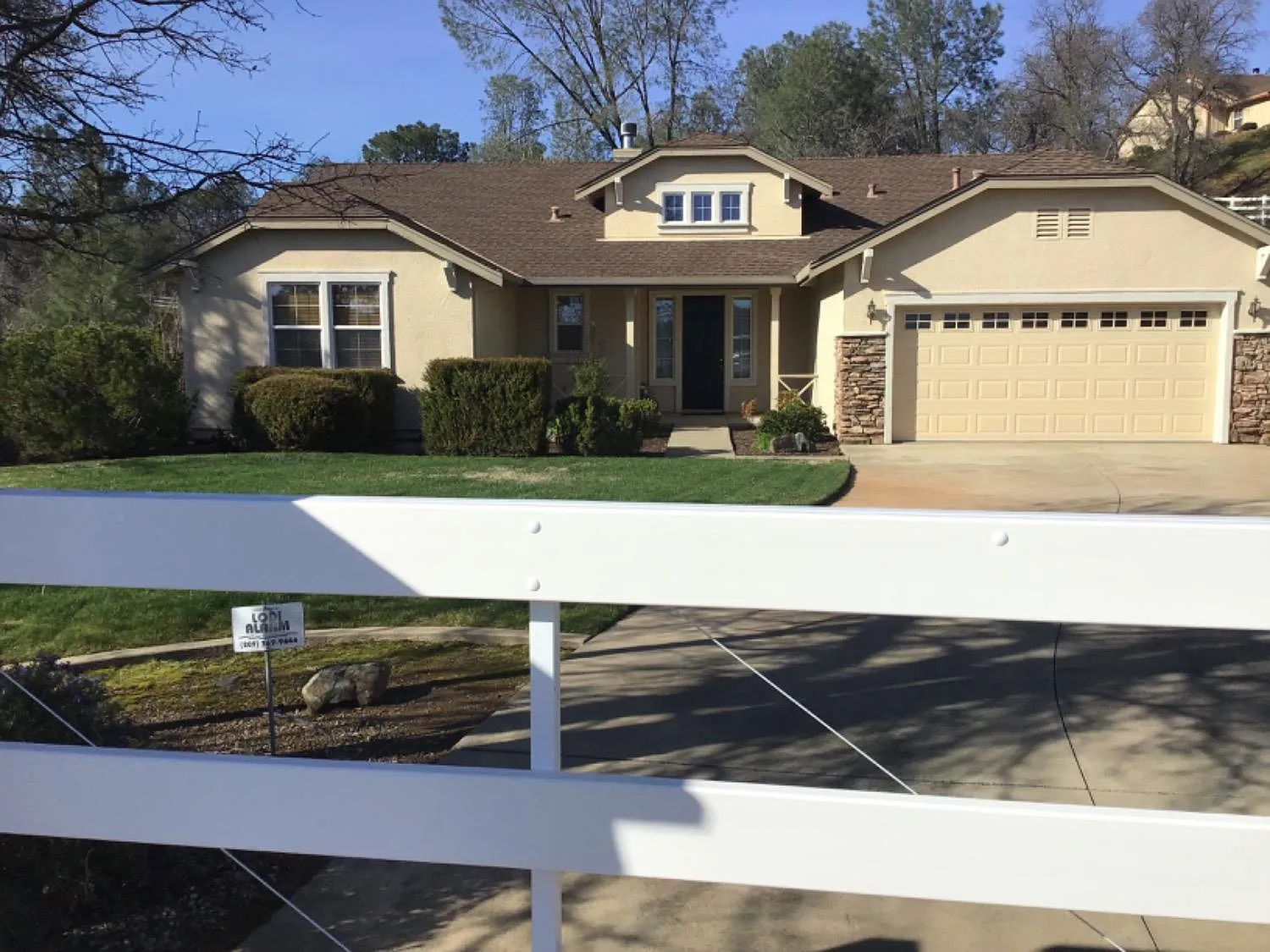 216 Bridlewood Ln photo 1