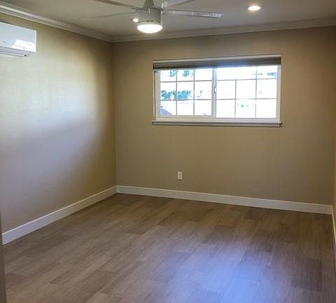 5th image of 2471 Karen Dr APT 1