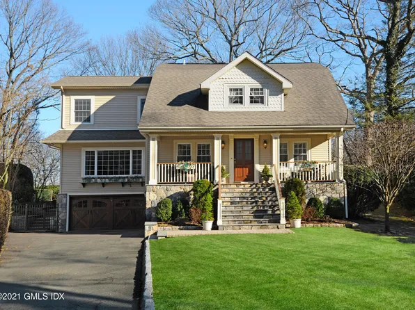 11 Osee Pl, Cos Cob, CT 06807