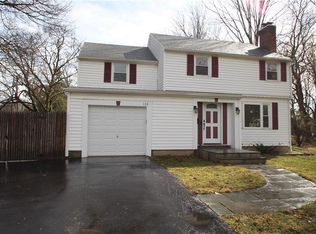 130 Valley Rd, Rochester, NY 14618