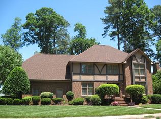 8 Estate Dr, Hampton, VA 23666