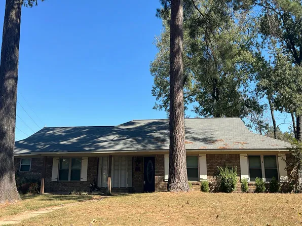 6010 Shadyside Ln, Texarkana, TX 75503