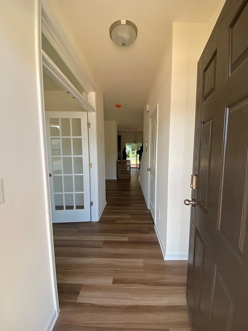 Building Photo - 107 Tiller Way