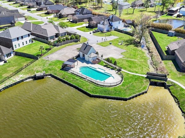 16454 Parker Place Dr, Prairieville, LA 70769